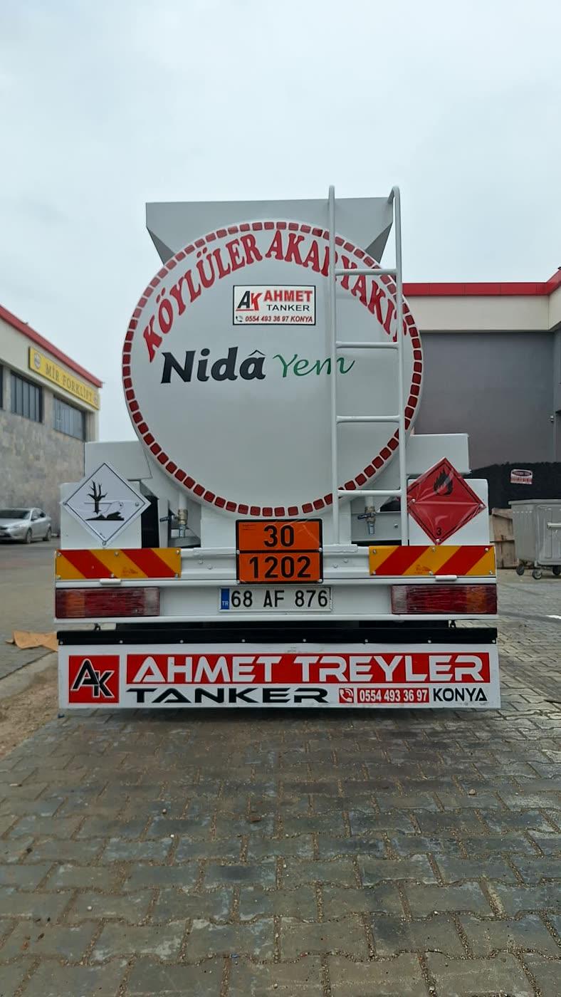 Arkasında Ahmet Treyler tanker paçalığı bulunan tankerin arkadan görünümü